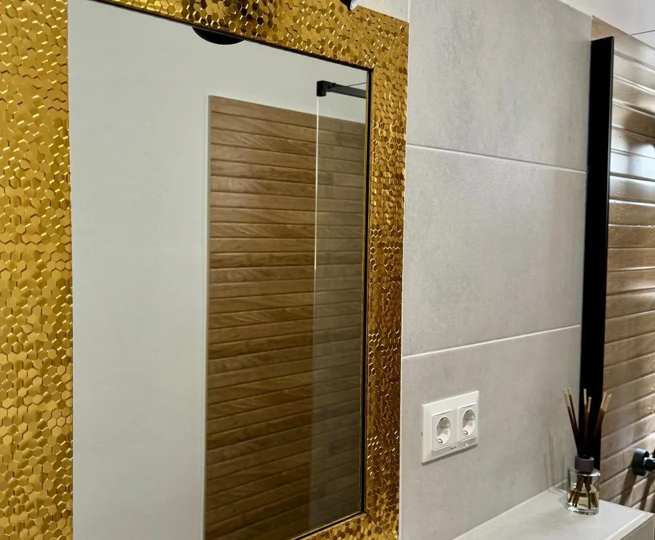 Zio Nino Apartamento Sutomiscica Croácia